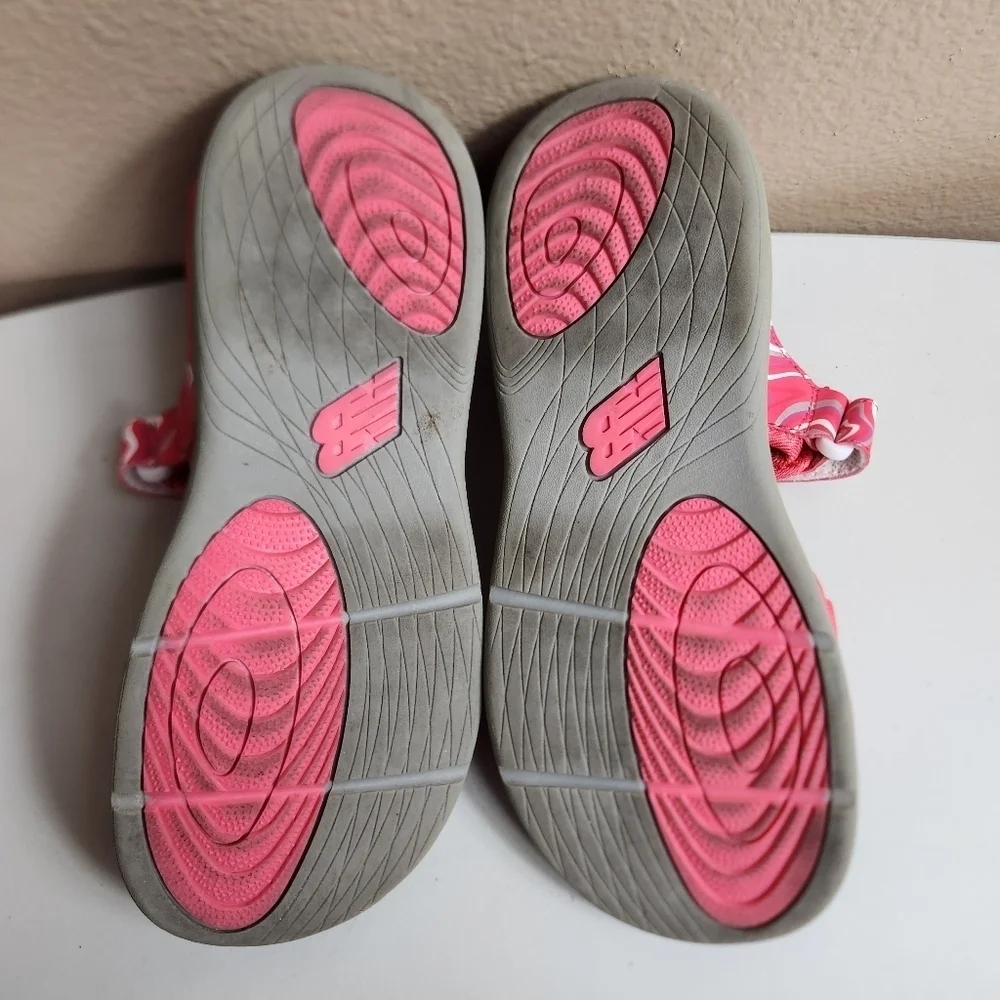 New Balance |Girls 6/Womens 8| PinkAbstract Print Open Toe Water Sandals